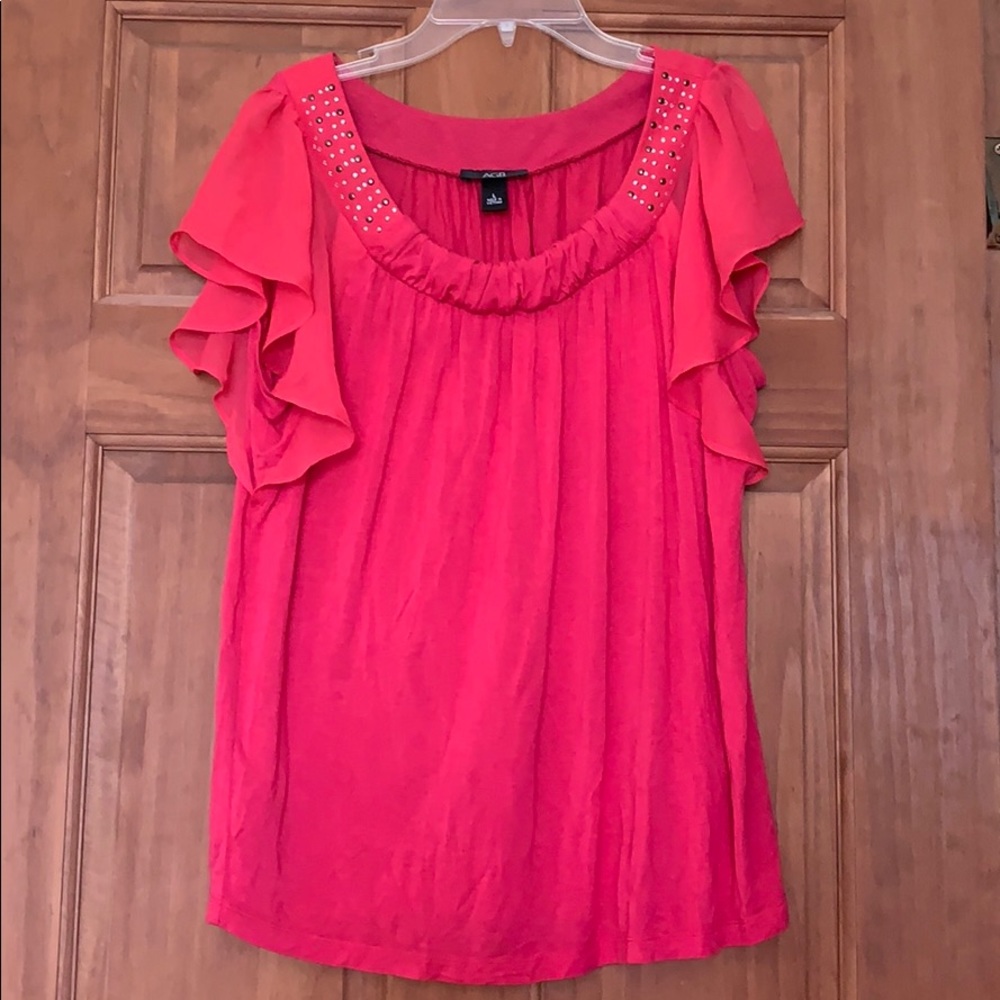 Flutter sleeve top
